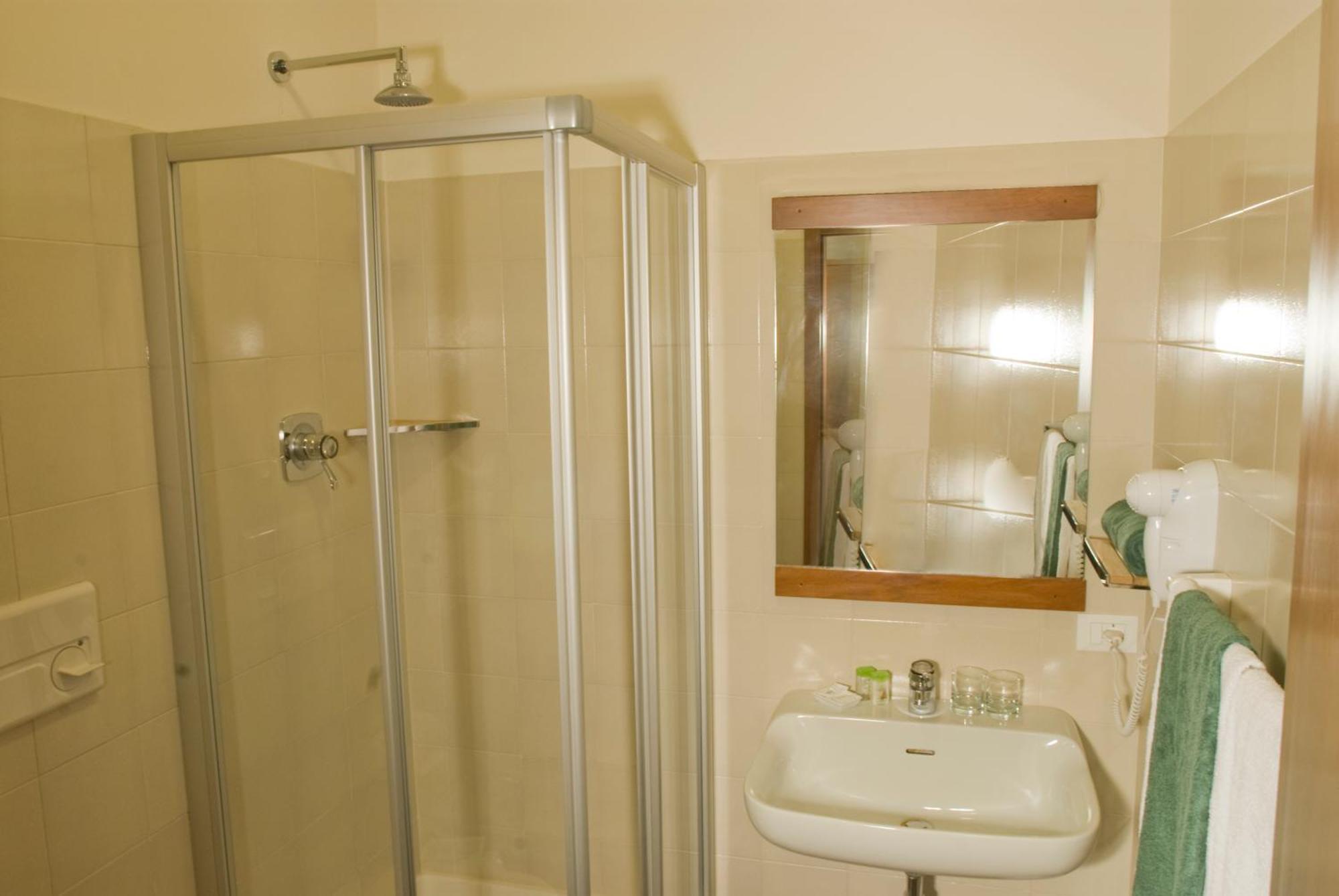 Albergo Al Sole ميزولومباردو المظهر الخارجي الصورة